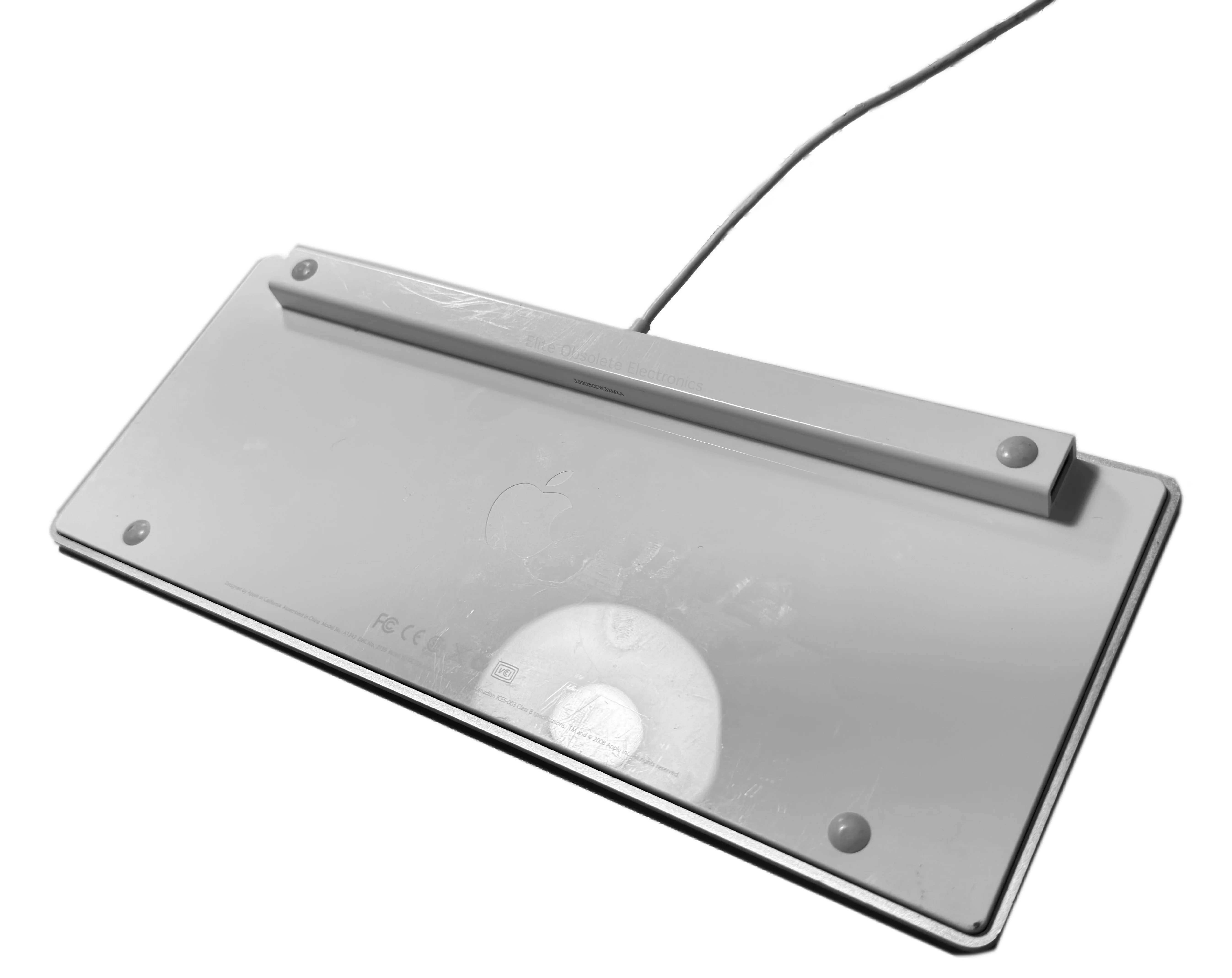 Original Apple Wired Keyboard Compact Mac Layout Dual USB Hub 2009 A1242 MB869LL/A Used - Image 2