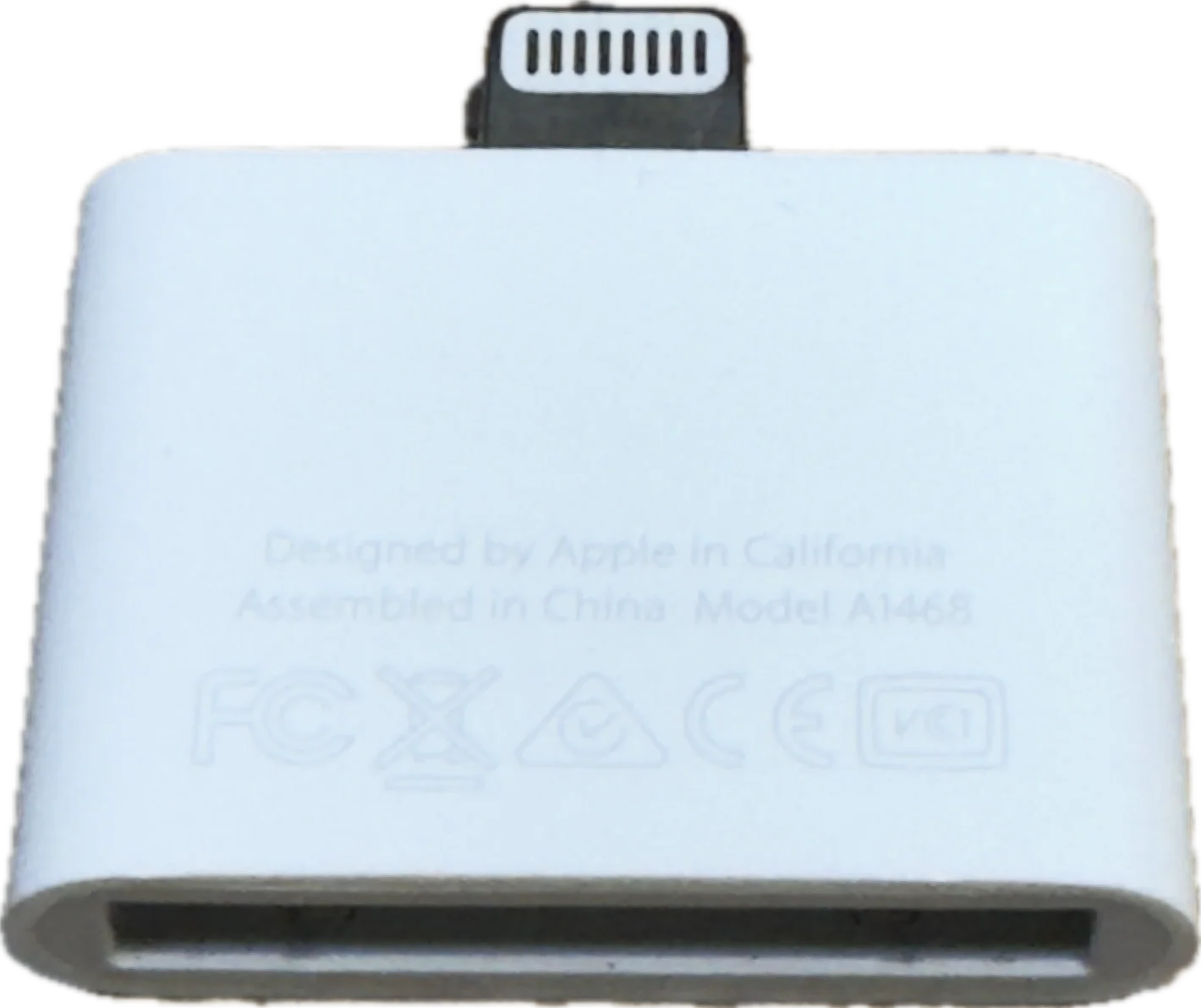 Original Apple Lightning to 30-Pin Adapter USB Power Data & Audio A1468 MD823ZM/A - Image 2